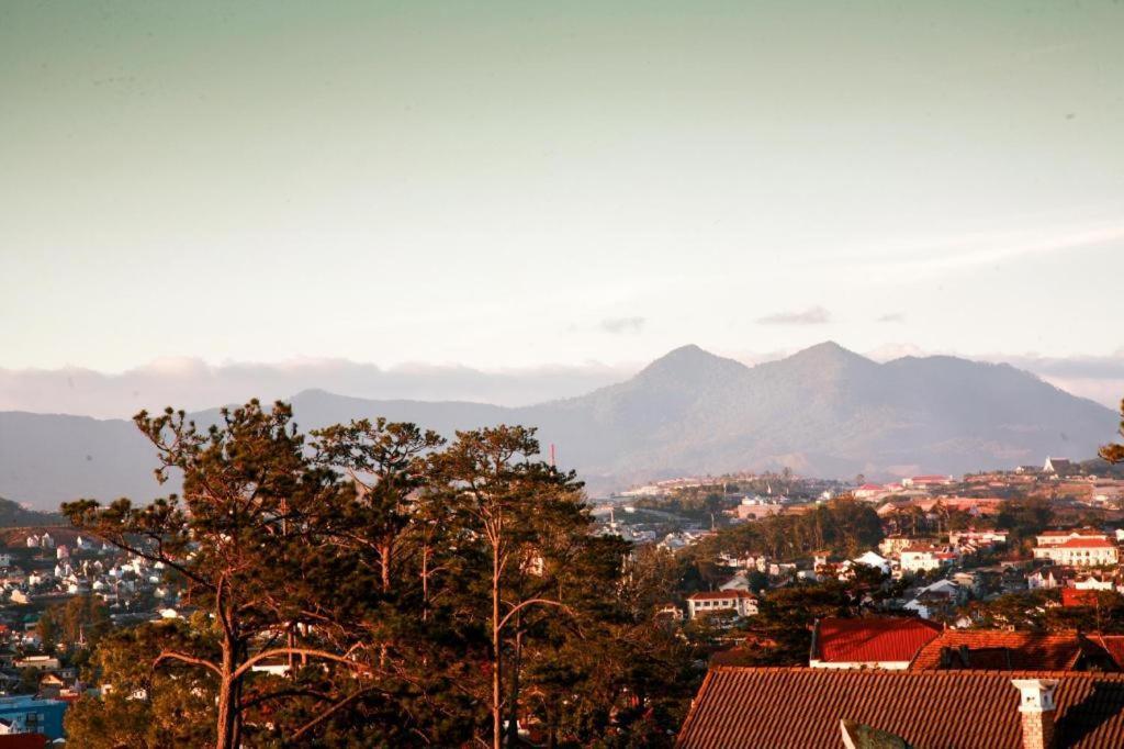 Hoa Sen Vang Hotel Dalat Экстерьер фото