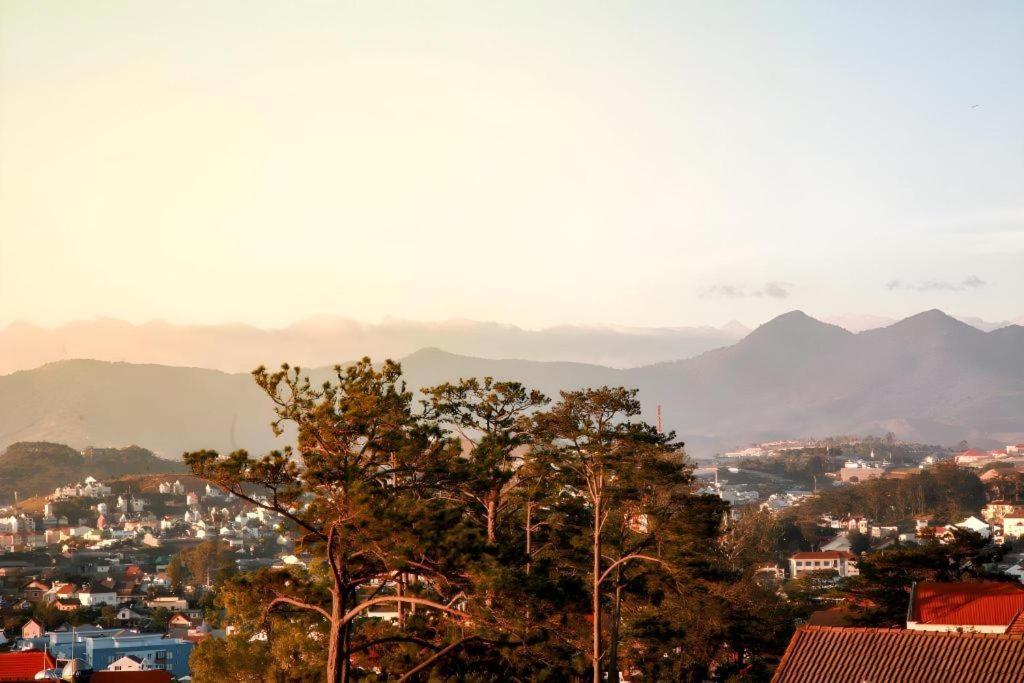 Hoa Sen Vang Hotel Dalat Экстерьер фото