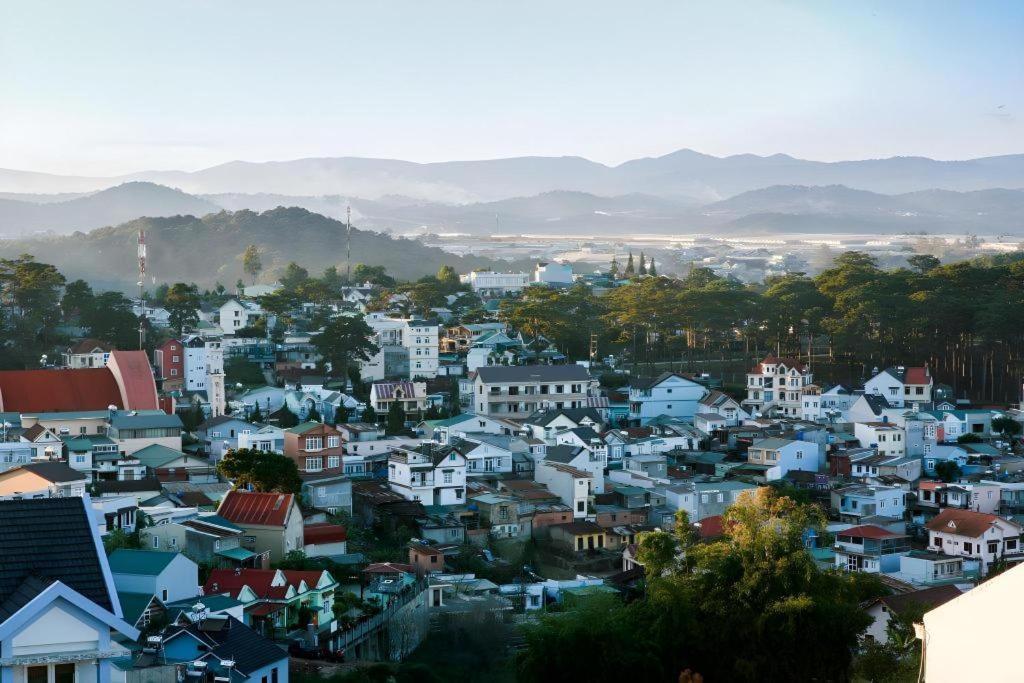 Hoa Sen Vang Hotel Dalat Экстерьер фото
