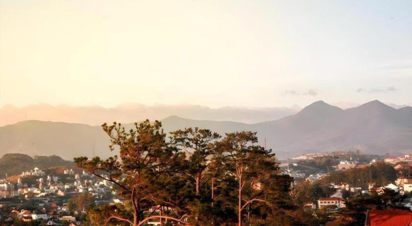Hoa Sen Vang Hotel Dalat Экстерьер фото